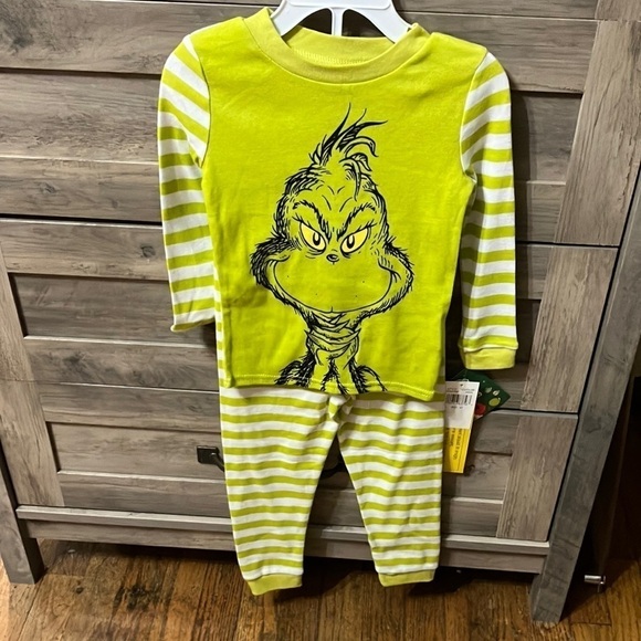 NEW THE GRINCH GREEN STRIPED CHRISTMAS 4T Toddler PAJAMAS - Picture 1 of 6